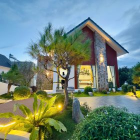VILLA NGHỈ DƯỠNG HIỆN ĐẠI FULL NỘI THẤT– VIEW ĐỒI SĂN MÂY – KHÔNG GIAN SỐNG XANH VEN ĐÀ LẠT